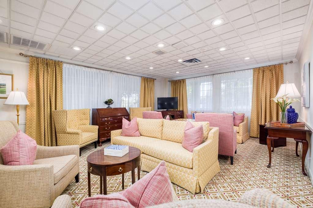 The Farmington Inn And Suites Interior photo
